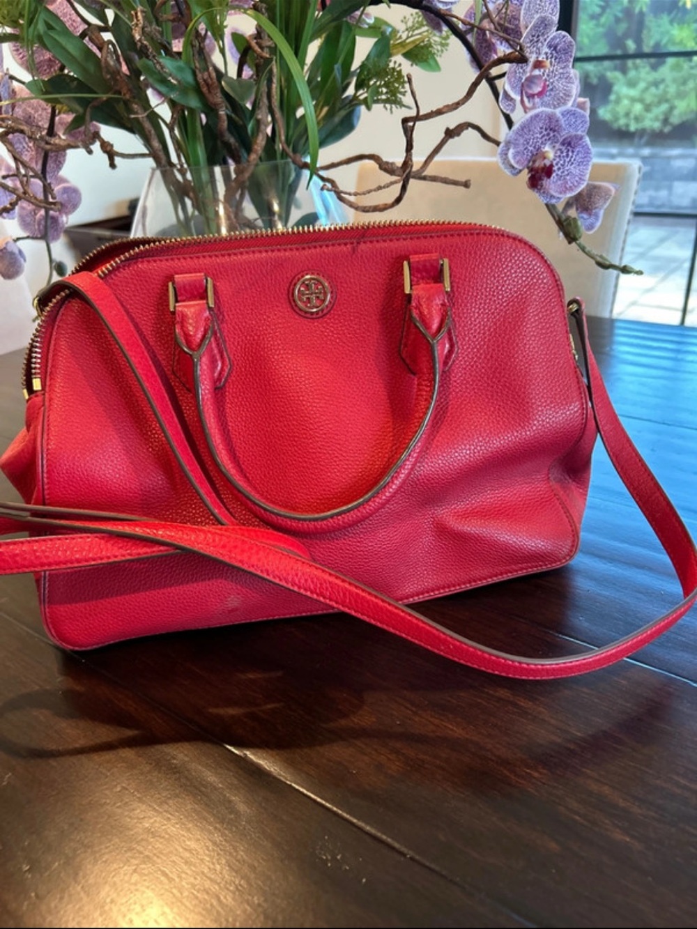 Tory Burch Red Pebbled Leather Satchel with Gold Logo - Picture 2 of 9